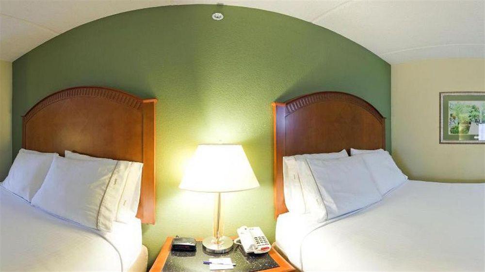 Holiday Inn Express & Suites Charlotte Arpt-Belmont By Ihg Exterior foto