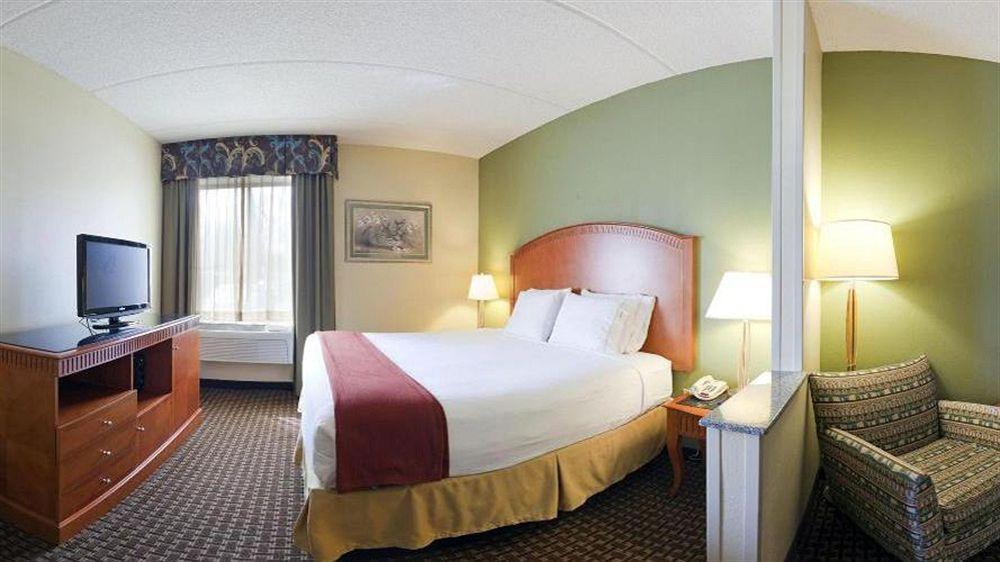 Holiday Inn Express & Suites Charlotte Arpt-Belmont By Ihg Exterior foto