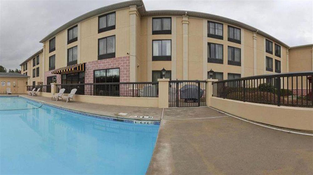 Holiday Inn Express & Suites Charlotte Arpt-Belmont By Ihg Exterior foto
